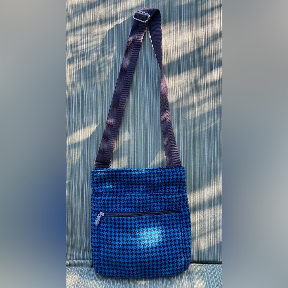 THIRTY ONE Crossbody Organizer Bag Blue Houndstooth Pattern Brown Adjust Strap